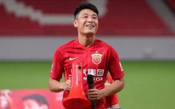 关于武磊荣膺本赛季“最佳射手”称号，国内外球迷共赞的信息